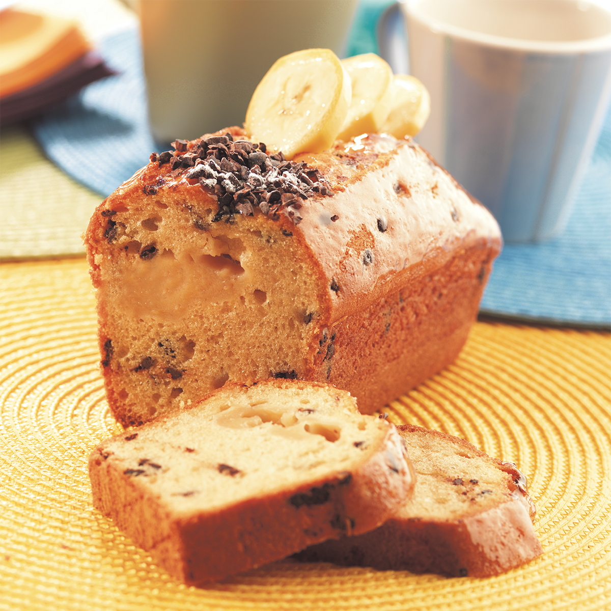 Photo d’un cake fourré avec Fruffi Banane, en application directe, stable à la cuisson. 