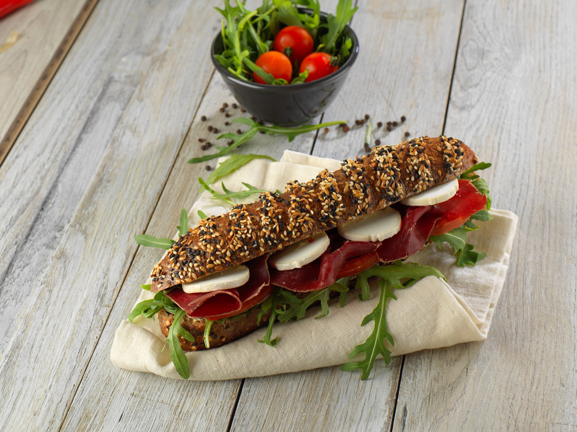 ​​Sandwich bœuf séché chèvre miel​